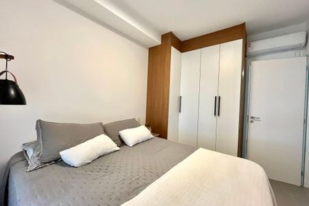 Suite de apartamento à venda com 2 quartos, 75m² em Jardim Prudência, São Paulo