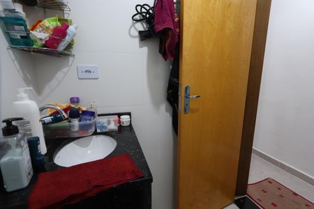 Banheiro de apartamento para alugar com 1 quarto, 47m² em Vila Darli, São Paulo