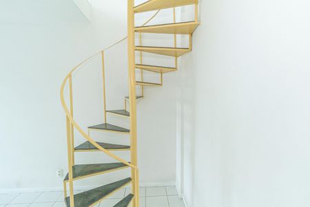 Sala de apartamento para alugar com 2 quartos, 110m² em Jardim Sulacap, Rio de Janeiro