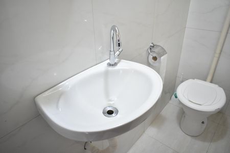 Banheiro de casa para alugar com 0 quarto, 13m² em Vila da Saúde, São Paulo