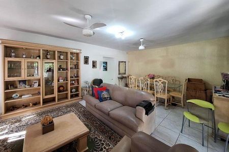 Casa à venda com 4 quartos, 215m² em Engenho do Mato, Niterói