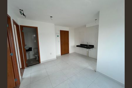 Sala de apartamento à venda com 2 quartos, 50m² em Del Castilho, Rio de Janeiro