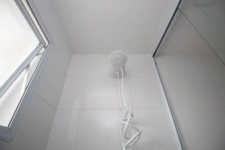 Banheiro  de kitnet/studio para alugar com 1 quarto, 32m² em Vila Santa Terezinha (zona Norte), São Paulo