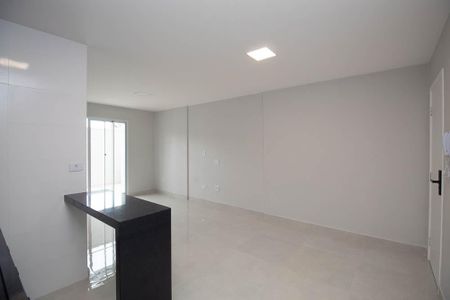 Sala / Cozinha / Quarto  de kitnet/studio para alugar com 1 quarto, 32m² em Vila Santa Terezinha (zona Norte), São Paulo