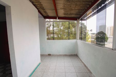 Varanda de casa para alugar com 2 quartos, 400m² em Parque Industrial das Oliveiras, Taboão da Serra
