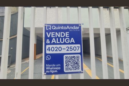 Apartamento para alugar com 60m², 1 quarto e 1 vaga Apartamento para alugar com 60m², 1 quarto e 1 vagaFachada do imóvel com placa QuintoAndar