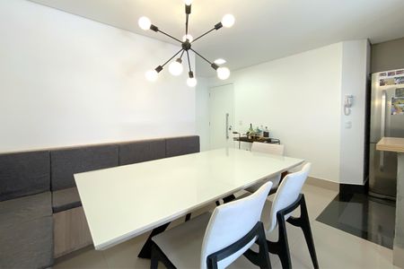 Sala de apartamento à venda com 2 quartos, 90m² em Santa Efigênia, Belo Horizonte