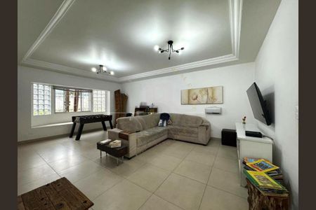 Casa à venda com 4 quartos, 290m² em Jardim Prudência, São Paulo