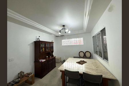 Casa à venda com 4 quartos, 290m² em Jardim Prudência, São Paulo