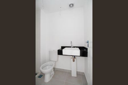 Banheiro de kitnet/studio à venda com 1 quarto, 24m² em Pinheiros, São Paulo