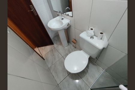 Banheiro - torneira de casa para alugar com 1 quarto, 32m² em Vila Caraguata, São Paulo