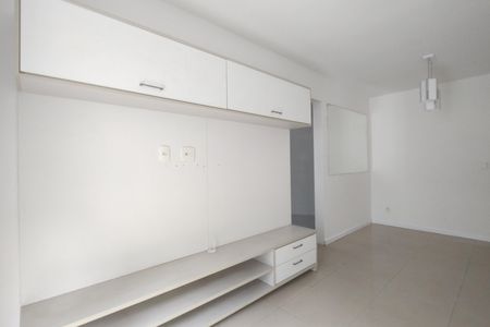 Sala de apartamento para alugar com 2 quartos, 58m² em Pechincha, Rio de Janeiro