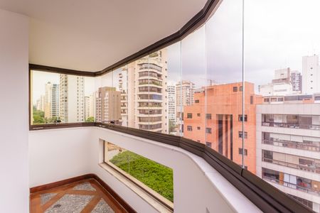 Vista de apartamento à venda com 3 quartos, 242m² em Indianópolis, São Paulo
