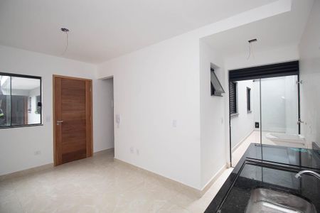 Sala / Cozinha  de apartamento para alugar com 2 quartos, 40m² em Vila Santa Terezinha (zona Norte), São Paulo