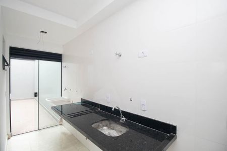Cozinha  de apartamento para alugar com 2 quartos, 40m² em Vila Santa Terezinha (zona Norte), São Paulo