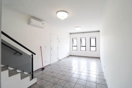 Casa para alugar com 3 quartos, 115m² em Vila Medeiros, São Paulo