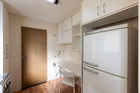 Cozinha de apartamento à venda com 1 quarto, 60m² em Vila Itapura, Campinas