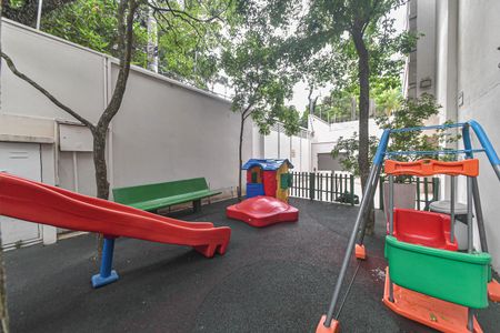 Casa de condomínio para alugar com 431m², 4 quartos e 4 vagas Casa de condomínio para alugar com 431m², 4 quartos e 4 vagasPlayground