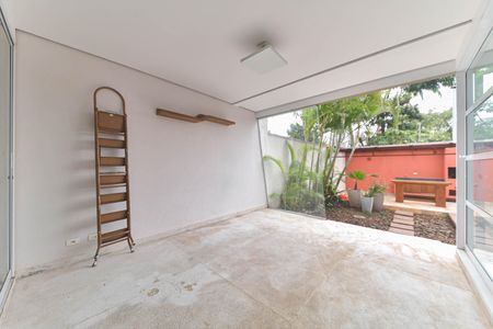 Casa de condomínio para alugar com 431m², 4 quartos e 4 vagas Casa de condomínio para alugar com 431m², 4 quartos e 4 vagasSala - Varanda