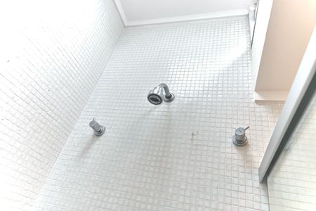 Casa de condomínio para alugar com 431m², 4 quartos e 4 vagas Casa de condomínio para alugar com 431m², 4 quartos e 4 vagasBanheiro da Suíte 2