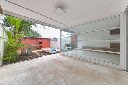 Casa de condomínio para alugar com 431m², 4 quartos e 4 vagas Casa de condomínio para alugar com 431m², 4 quartos e 4 vagasSala - Varanda