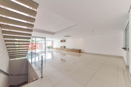 Sala de casa de condomínio para alugar com 4 quartos, 431m² em Campo Belo, São Paulo