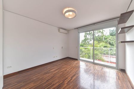 Casa de condomínio para alugar com 431m², 4 quartos e 4 vagas Casa de condomínio para alugar com 431m², 4 quartos e 4 vagasSuíte 3