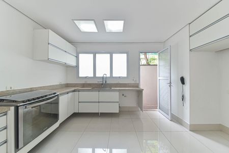 Casa de condomínio para alugar com 431m², 4 quartos e 4 vagas Casa de condomínio para alugar com 431m², 4 quartos e 4 vagasCozinha