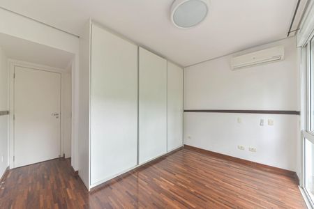 Casa de condomínio para alugar com 431m², 4 quartos e 4 vagas Casa de condomínio para alugar com 431m², 4 quartos e 4 vagasSuíte 1