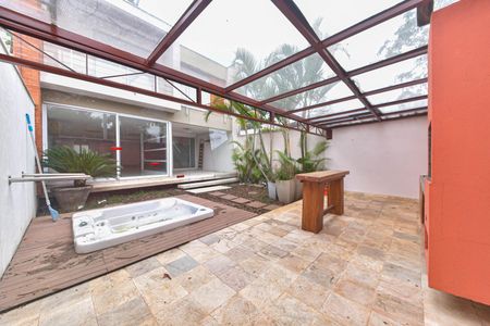 Casa de condomínio para alugar com 431m², 4 quartos e 4 vagas Casa de condomínio para alugar com 431m², 4 quartos e 4 vagasQuintal - Área Gourmet