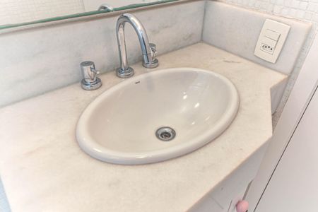 Casa de condomínio para alugar com 431m², 4 quartos e 4 vagas Casa de condomínio para alugar com 431m², 4 quartos e 4 vagasBanheiro da Suíte 2