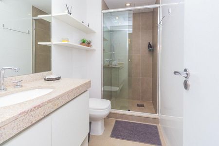 Banheiro Social de apartamento para alugar com 1 quarto, 42m² em Passo d’Areia, Porto Alegre