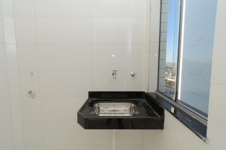 Apartamento à venda com 82m², 3 quartos e 2 vagas Apartamento à venda com 82m², 3 quartos e 2 vagasÁrea de Serviço