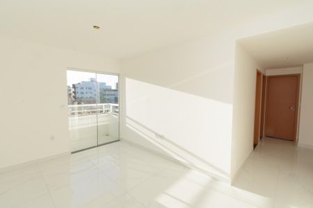 Apartamento à venda com 82m², 3 quartos e 1 vaga Apartamento à venda com 82m², 3 quartos e 1 vagaSala