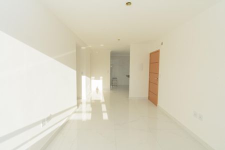 Apartamento à venda com 82m², 3 quartos e 1 vaga Apartamento à venda com 82m², 3 quartos e 1 vagaSala