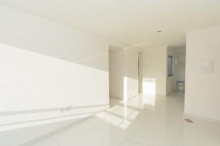 Apartamento à venda com 82m², 3 quartos e 1 vaga Apartamento à venda com 82m², 3 quartos e 1 vagaSala