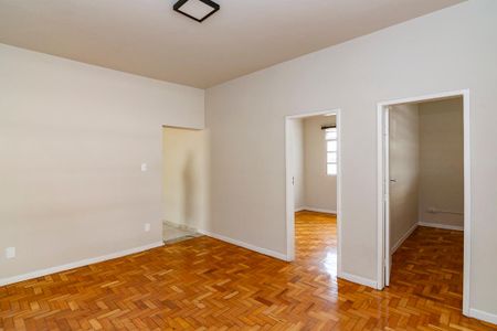 Sala 1 de casa para alugar com 4 quartos, 180m² em Cinquentenario, Belo Horizonte