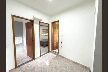 Sala de casa para alugar com 2 quartos, 55m² em Brás de Pina, Rio de Janeiro