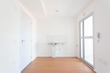 Sala / Cozinha  de apartamento à venda com 2 quartos, 28m² em Itaquera, São Paulo