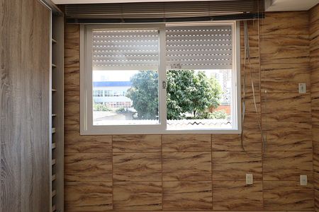 Quarto - Janela de apartamento para alugar com 1 quarto, 42m² em Vila Ipiranga, Porto Alegre