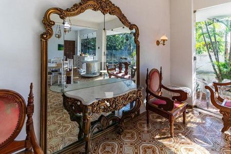 Casa à venda com 5 quartos, 240m² em Charitas, Niterói