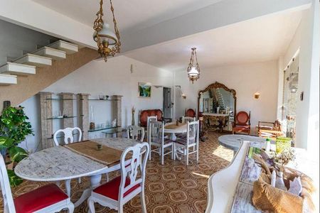 Casa à venda com 5 quartos, 240m² em Charitas, Niterói