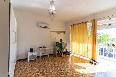 Casa à venda com 5 quartos, 240m² em Charitas, Niterói