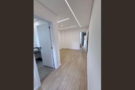 Casa à venda com 4 quartos, 205m² em Vila Gumercindo, São Paulo