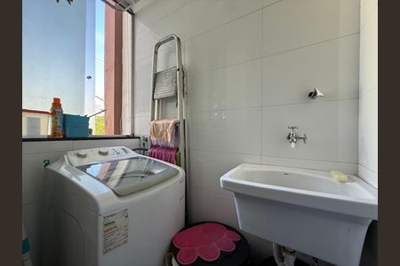 Área de serviço de apartamento para alugar com 2 quartos, 65m² em Sagrada Família, Belo Horizonte