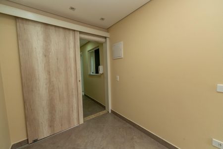 Sala de casa para alugar com 1 quarto, 50m² em Vila Pouso Alegre, Barueri