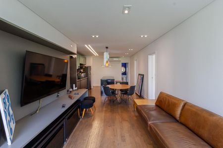 Sala de apartamento para alugar com 2 quartos, 72m² em Indianópolis, São Paulo