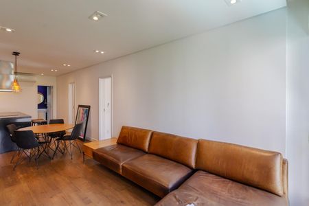 Sala de apartamento para alugar com 2 quartos, 72m² em Indianópolis, São Paulo