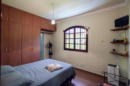 Suíte  de casa à venda com 3 quartos, 300m² em Serrano, Belo Horizonte
