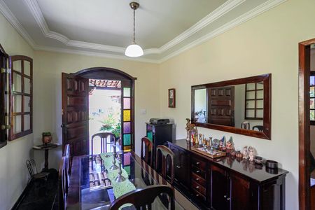 Sala 1 de casa à venda com 3 quartos, 300m² em Serrano, Belo Horizonte